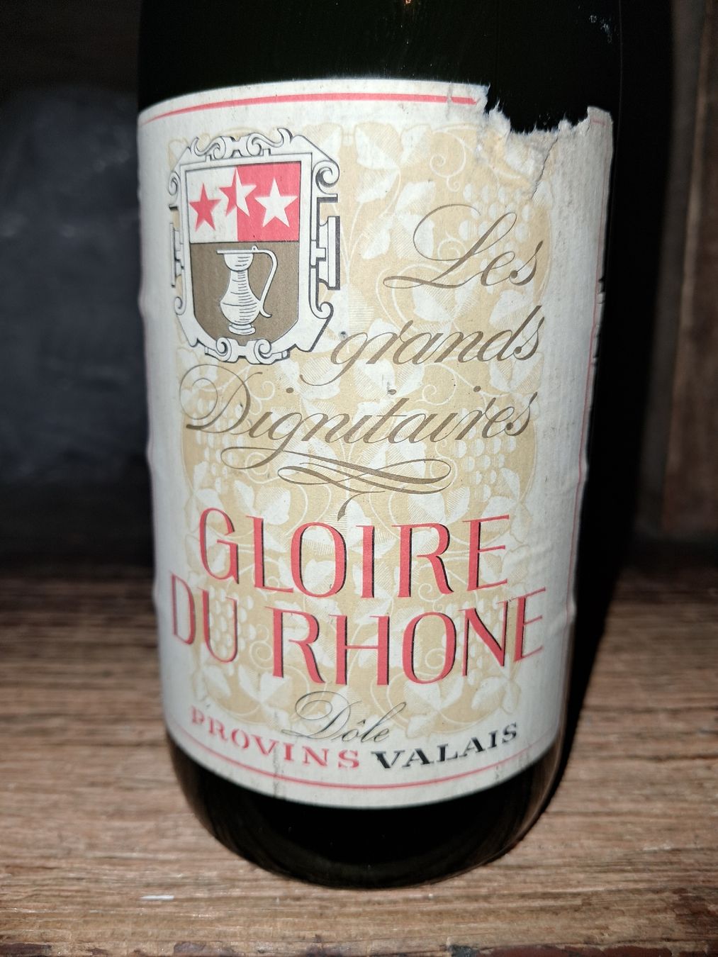 Vino: Dôle "Gloire du Rhône" 1973 – Nuovo e nell'imballaggio originale da Le locle venduto da juliensaran 1