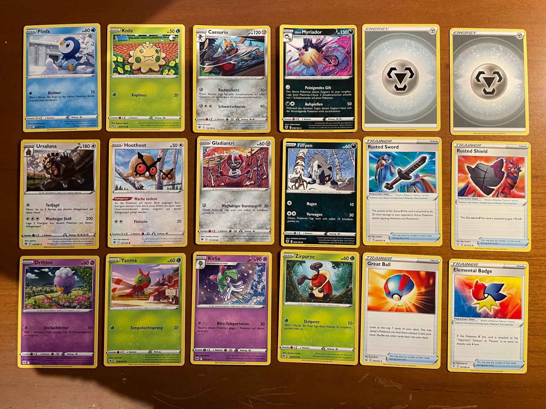 Pokémon Carte collezionabili: Pokemon Karten Set (Versand gratis) – Nuovo (secondo la descrizione) da Chur venduto da Angerson
