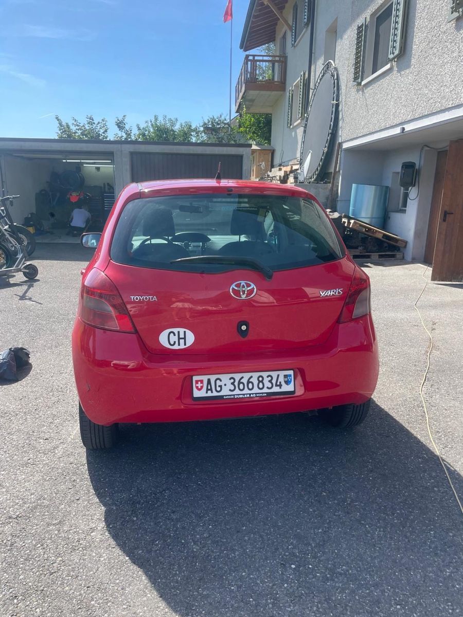 Toyota Automobili: Toyota Yaris 1.3 – Usato da Beinwil am see venduto da ana_5dnf 1