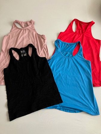 Lot de 4 débardeurs Sport T 38/40 Workut