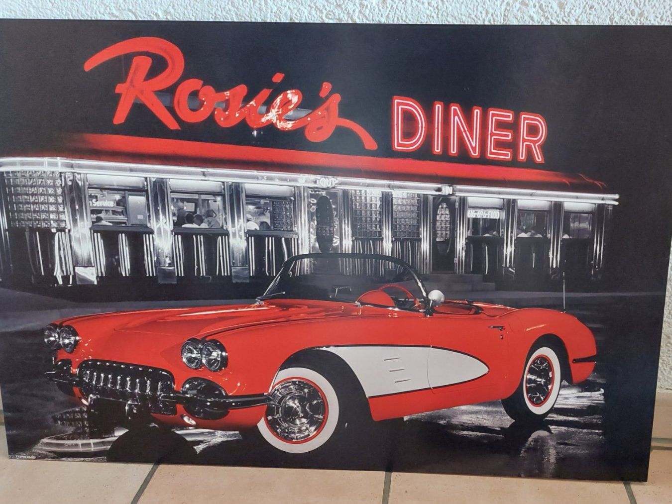 Foto & Immagini: Bild Chevy Corvette Cabrio vor Rosies Diner – Usato da Bennwil venduto da mmu_5c52