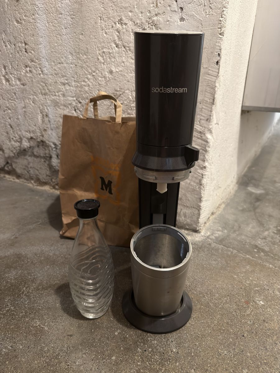 Sodastream Elettrodomestici da cucina: SodaStream Wassersprudler mit Glasflasche  – Usato da Zürich venduto da Coco.swiss 1