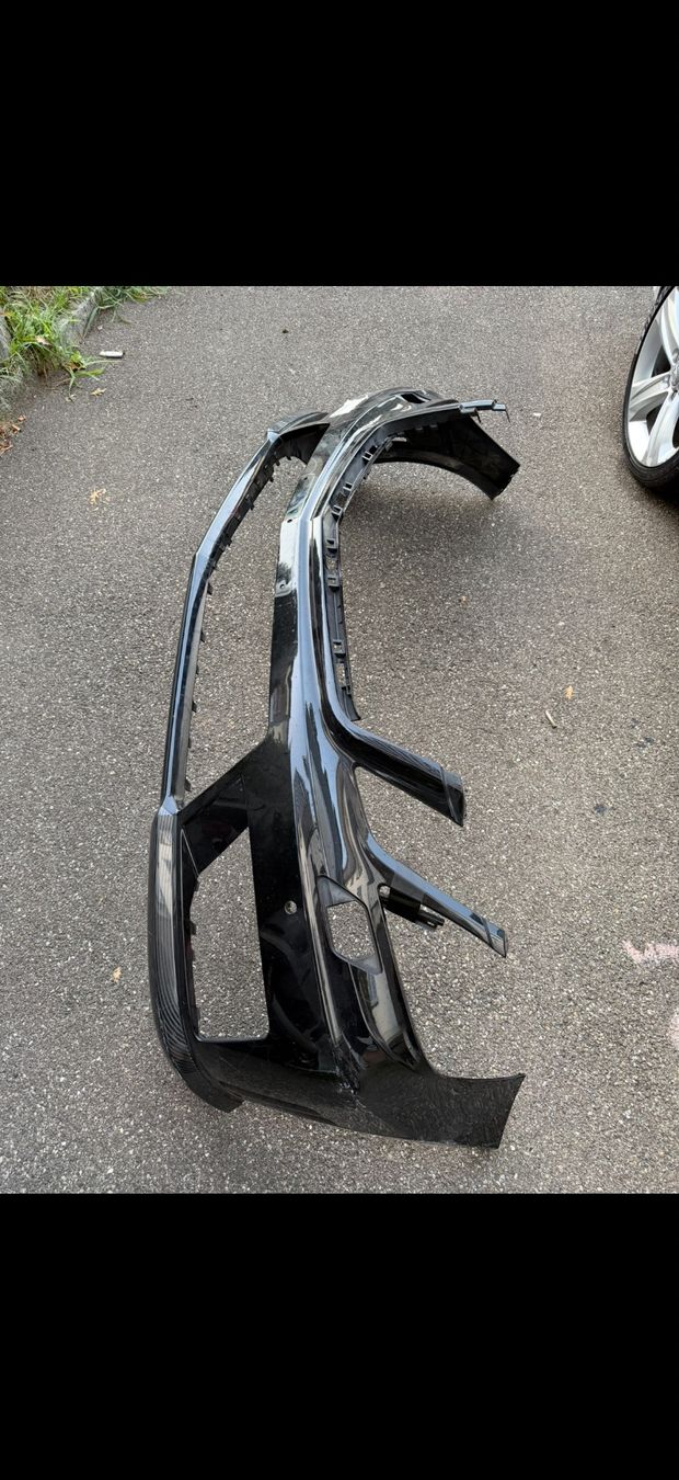 Mercedes-Benz Tutti pezzi di ricambio auto: Mercedes  A45  C63 E63  AMG Stossstangen , diffuser Spoiler – Usato da uster venduto da automen 8