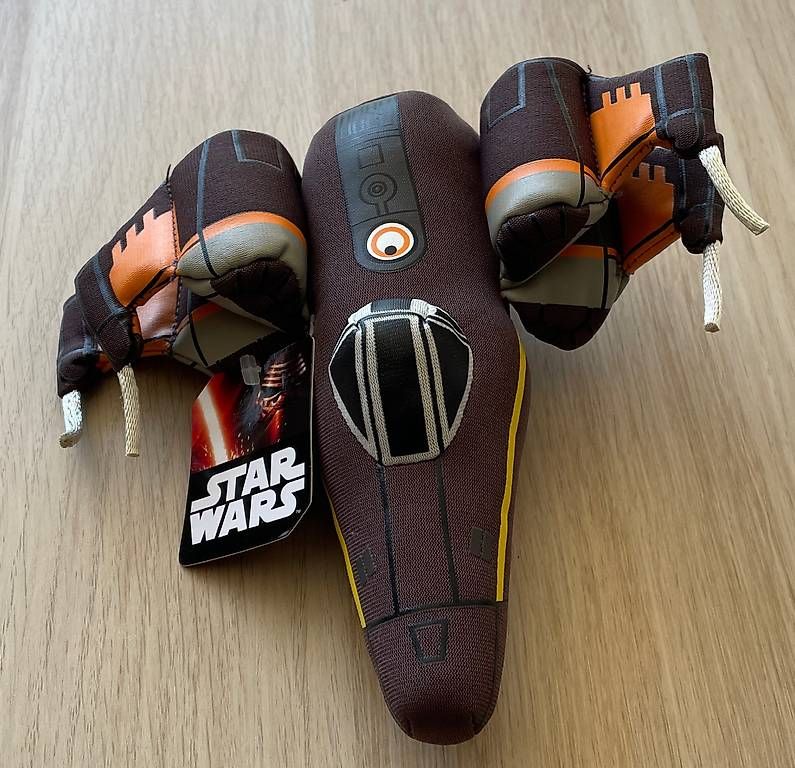 Giocattoli: X-wing  de Star Wars, en peluche neuf. – Usato da Courtelary venduto da OnTheRoad79