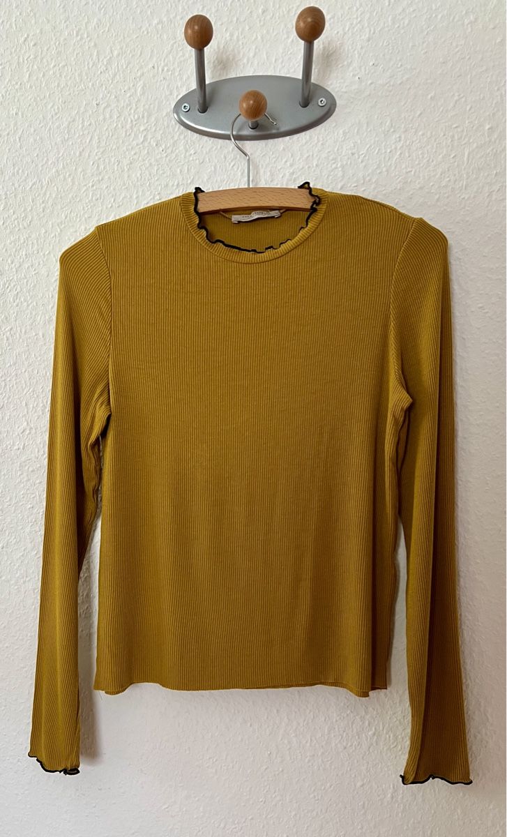 Zara Top: Zara Trafaluc Shirt – Usato da Therwil venduto da blubblubblubb