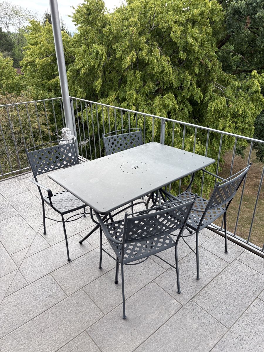 Set di tavolo e panche: Gartentisch mit 4 Stühlen Metall anthrazit gebraucht – Usato da Bern venduto da Flingi