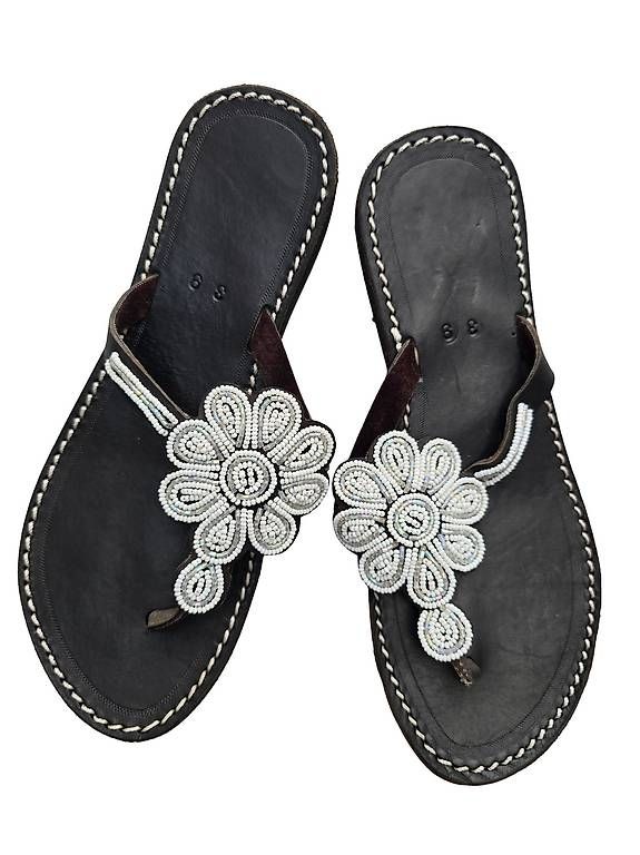 Scarpe da donna: Handgemachte Leder-Sandalen - Weiss 39 – Nuovo e nell'imballaggio originale da Brione s. Minusio venduto da Littleninja
