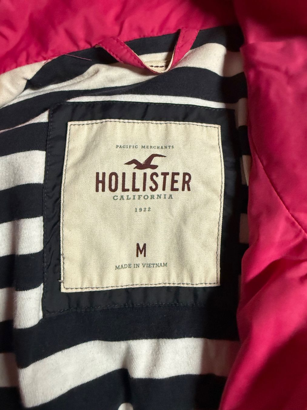 Hollister Jacken: Hollister Regenjacke Pink – Gebraucht aus Altendorf von am9j_nt 1