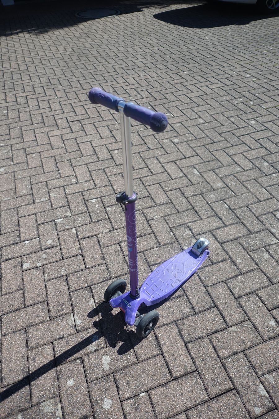 Micro Kickboard: Micro Scooter (3 Räder) – Usato da Aristau venduto da Padelino