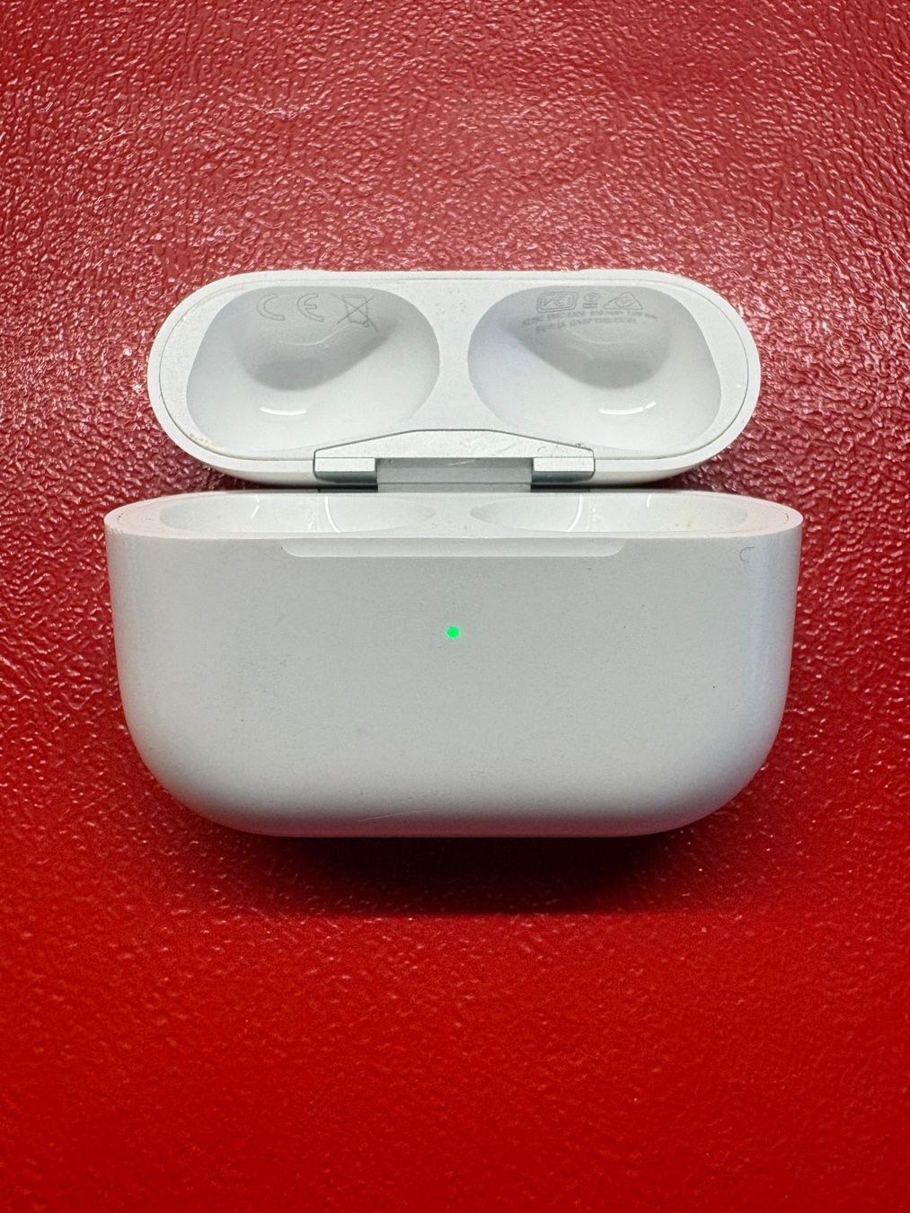 Apple Caricabatterie: Apple AirPods Pro 1 charging case (A2190). – Usato da Lausanne venduto da sil_2dxk