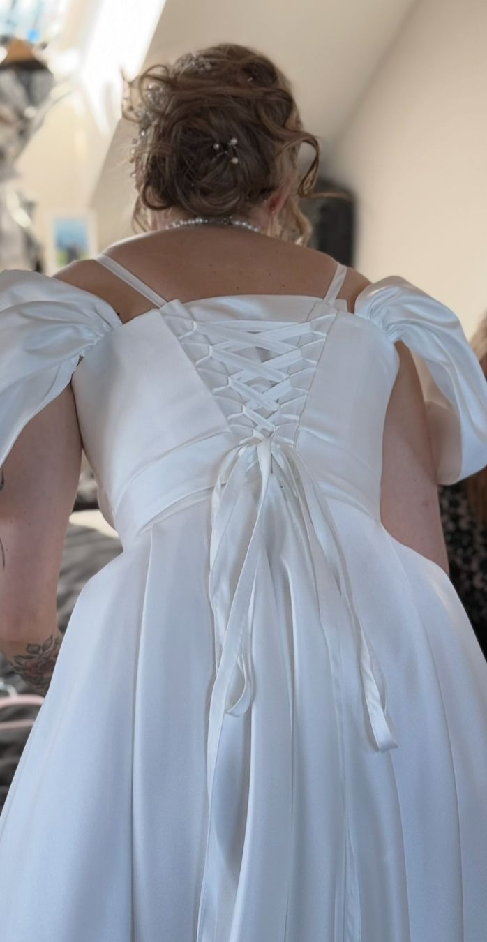 Vestiti: Hochzeitskleid Gr 38 – Usato da Tagelswangen venduto da dbo_mxb8 3
