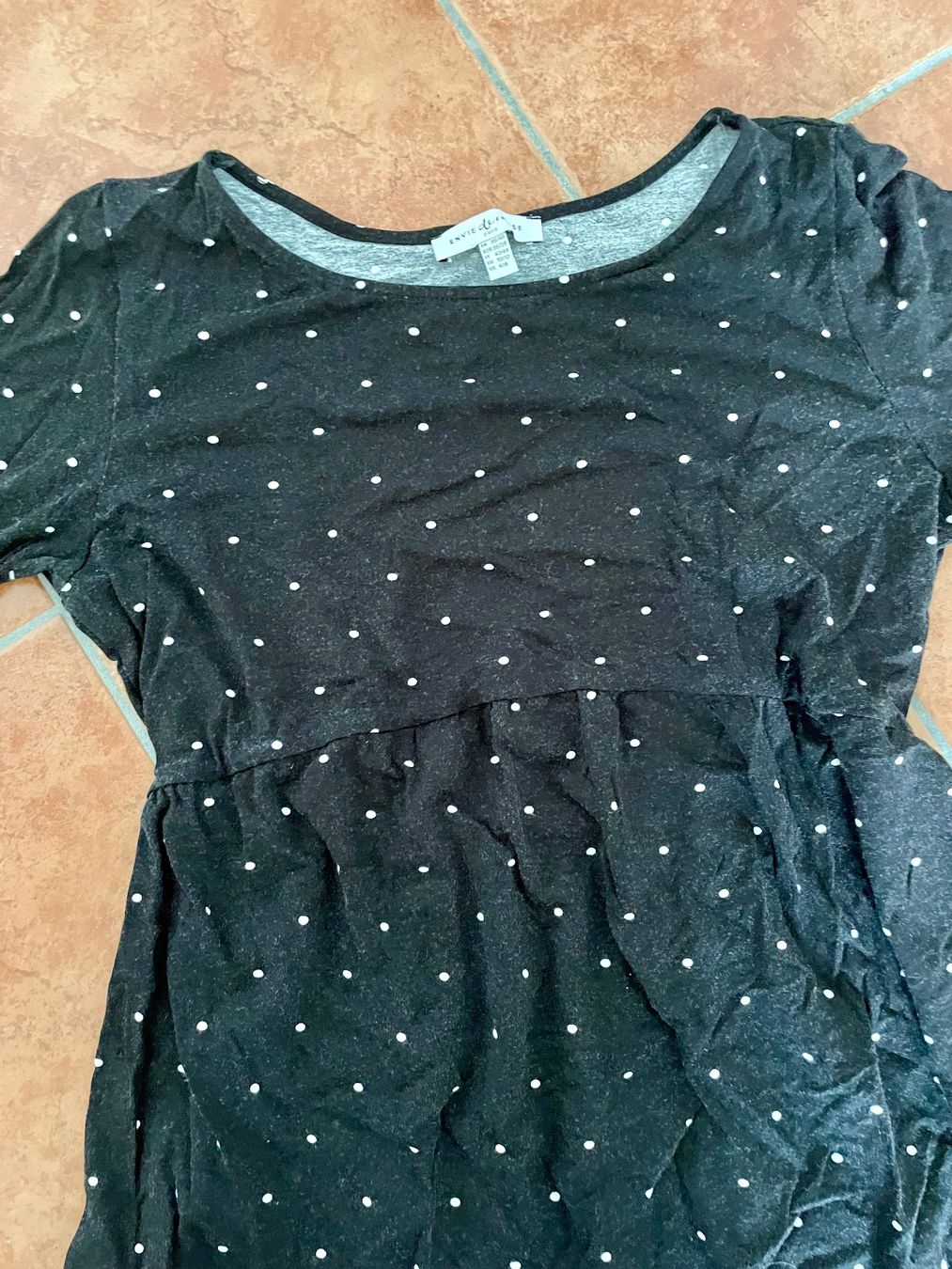 Vestiti: Vendo vestito nero a pois – Usato da Brione s. Minusio venduto da Je_Jey 2