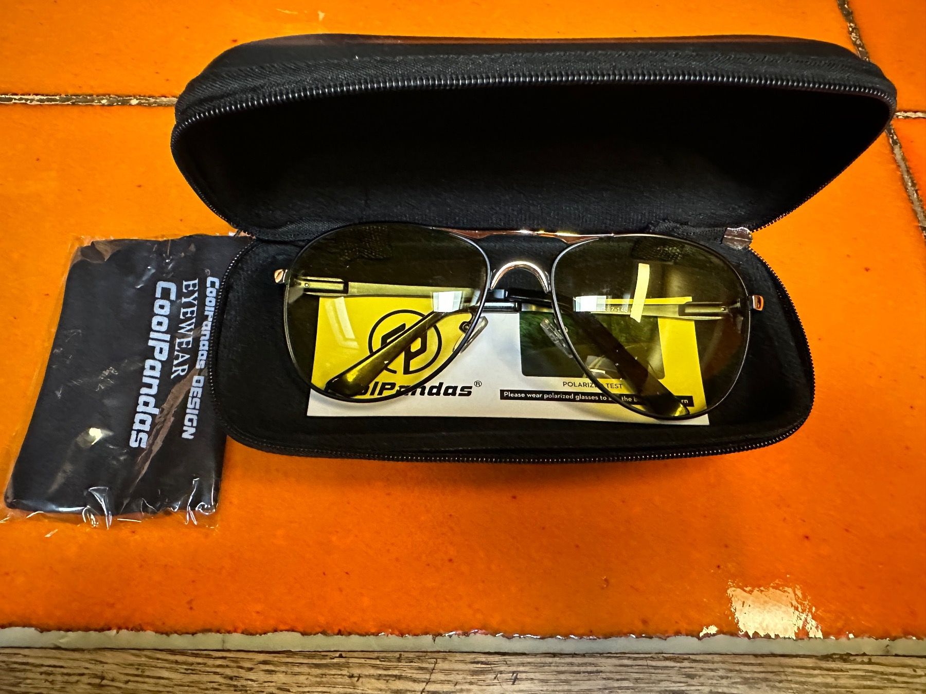 Occhiali & Lenti: Neue Sonnenbrille – Nuovo (secondo la descrizione) da chur venduto da Mike.O