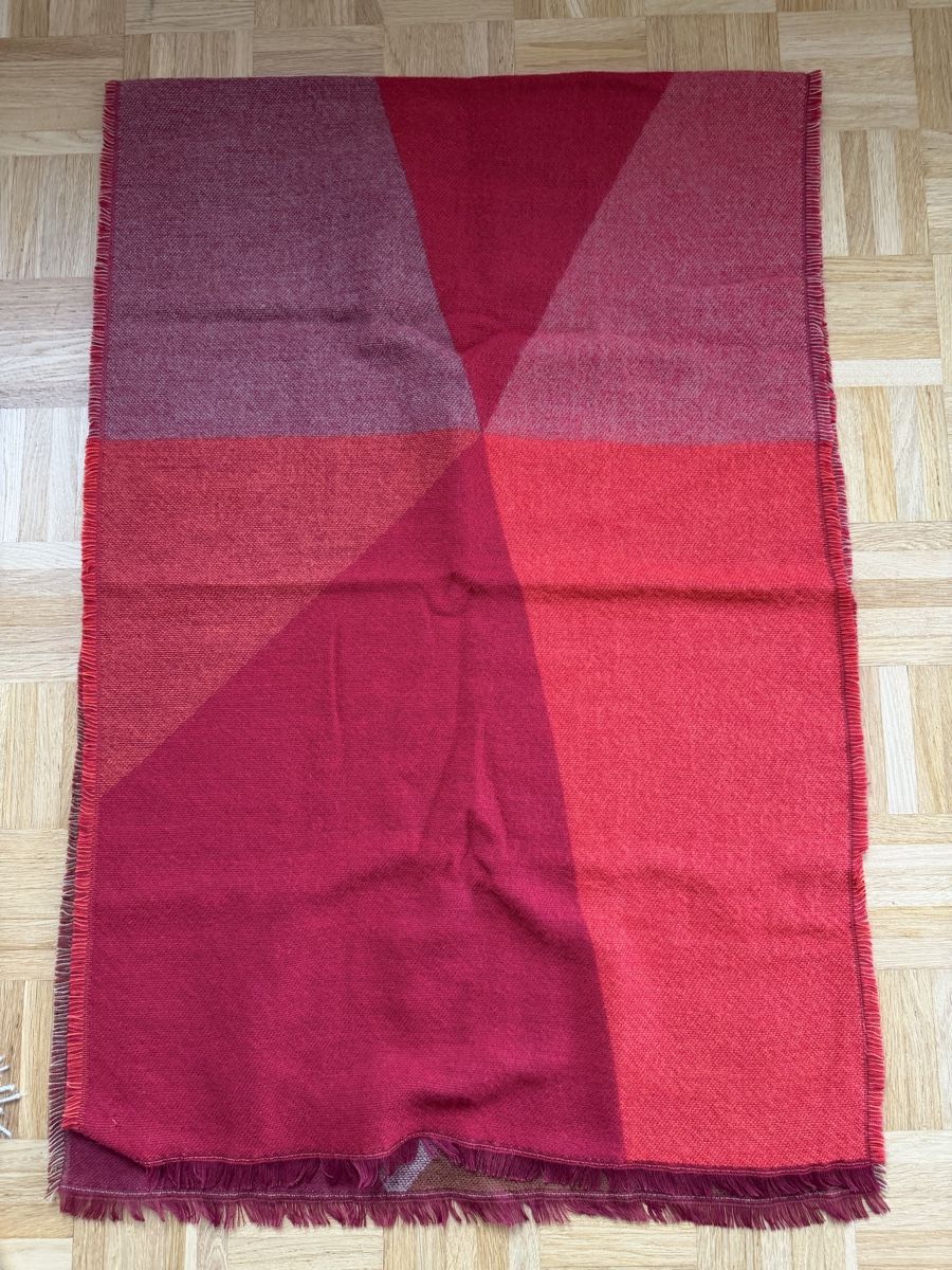 Esprit Foulards, Tücher & Schals: Winter Schal rot Esprit – Gebraucht aus Jona von dar_k2v9 1