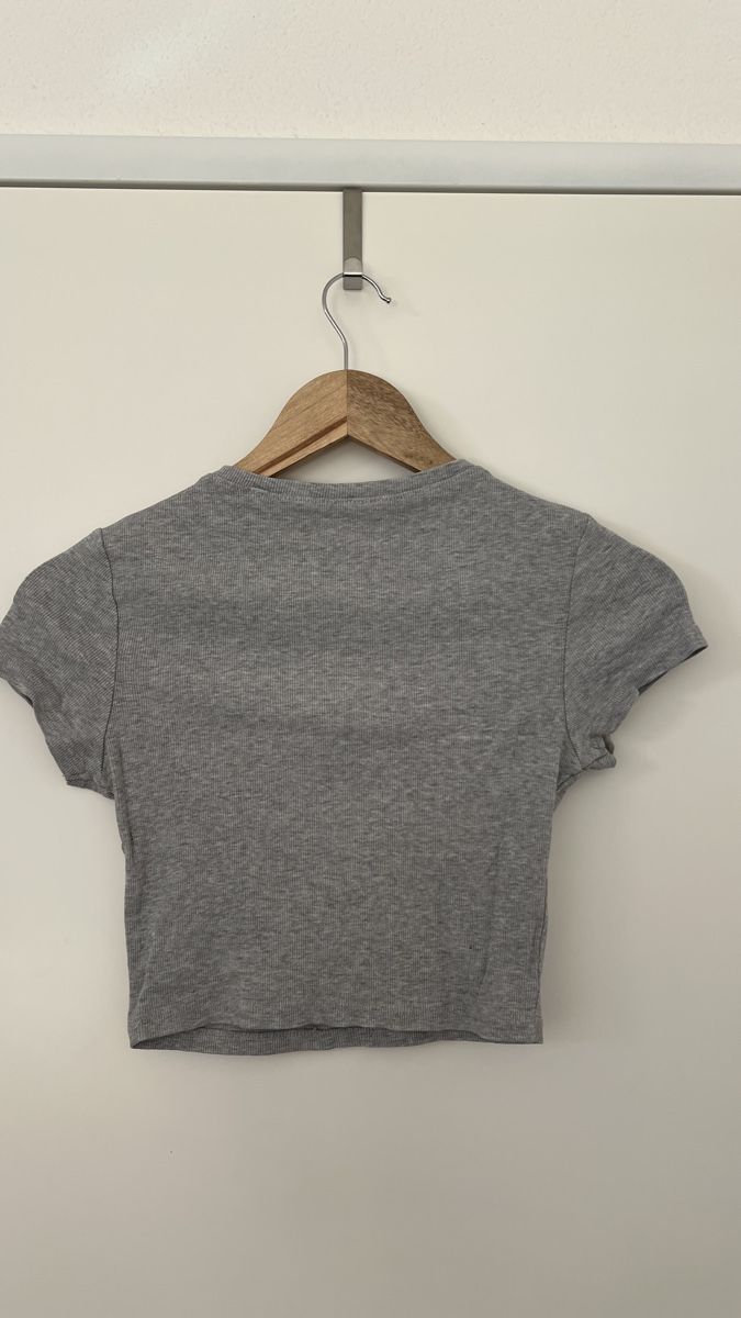 Tops: Graues Crop Top Gr. S – Basic T-Shirt – Gebraucht aus Wermatswil von Jara.a.s 1