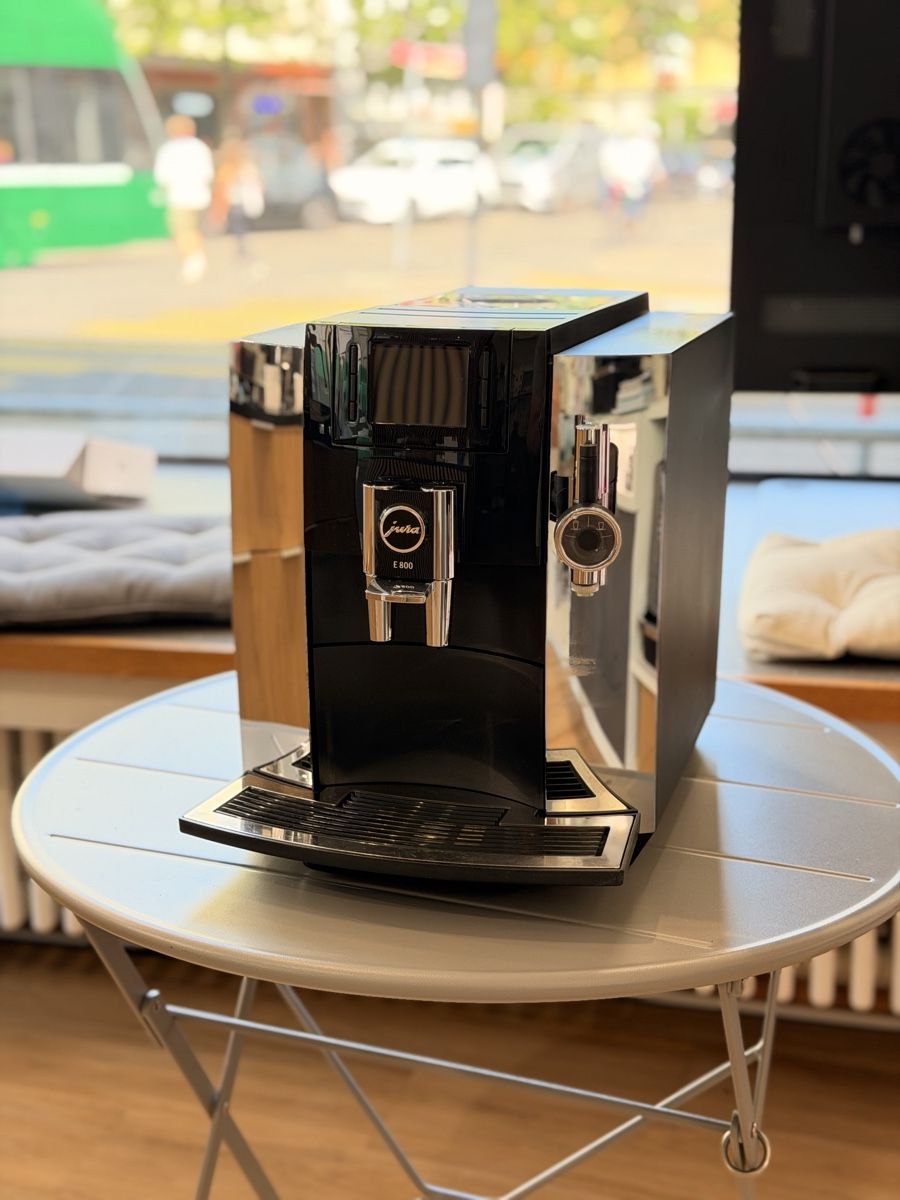 Jura Macchine per caffè & Macchine per espresso: Jura E800 – Usato da Zwingen venduto da vlakcanac558