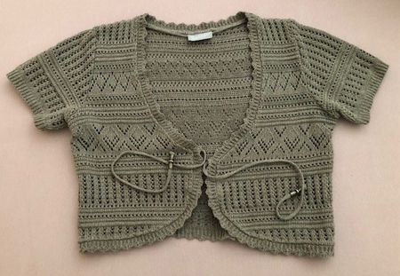 Boléro court, femme tricoté. Vert olive. Taille S bon état