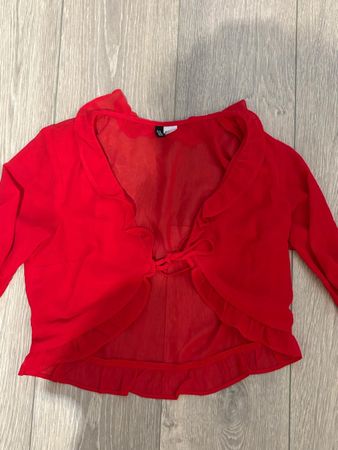 Rote Sommer Jacke mit Rüschen - perfekt für den Ausgang!