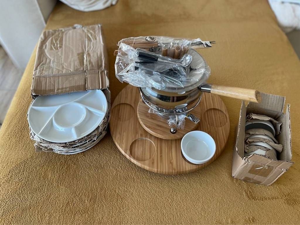 Set di piatti: Fleischfondue-Set inkl. Teller – Nuovo e nell'imballaggio originale da Frauenfeld venduto da G_Eric 1