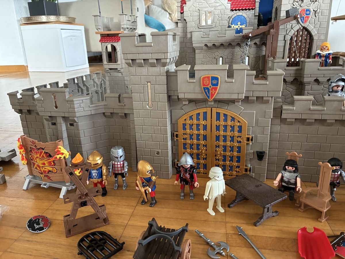 Playmobil Giocattoli: Playmobil Löwenritterburg gross – Usato da Stäfa venduto da Clandestino04 3