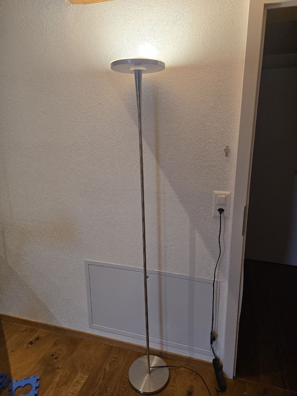 Lampade: Moderne Stehlampe – Nuovo (secondo la descrizione) da Uetliburg SG venduto da nic_9kn9