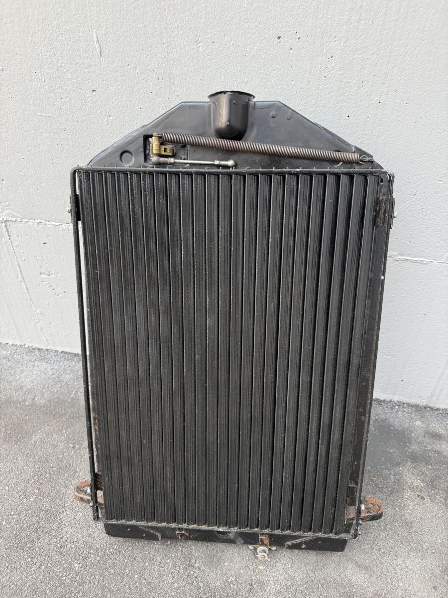 Toutes les pièces auto: Kühlergrill Vorkrieg-Oldtimer – D'occasion à Gossau ZH par jjdrive 1