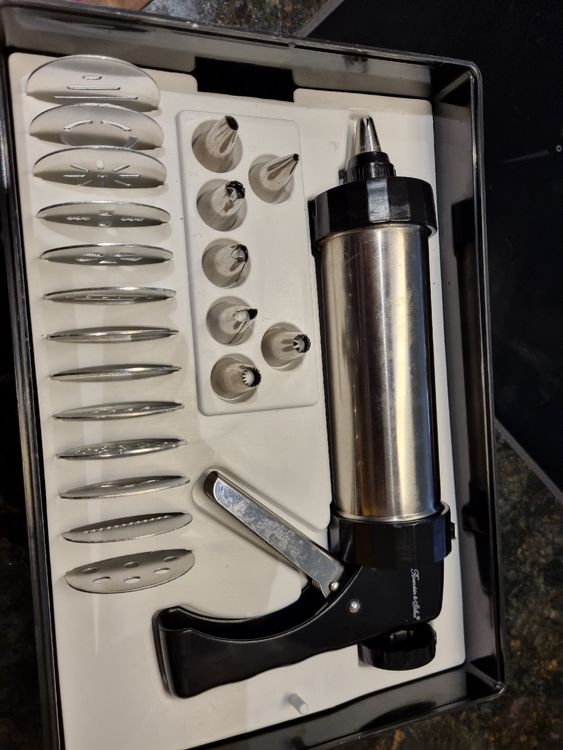 Profi Edelstahl-Gebäckpresse und Garnierspritze (Gebraucht) in Igis für ...