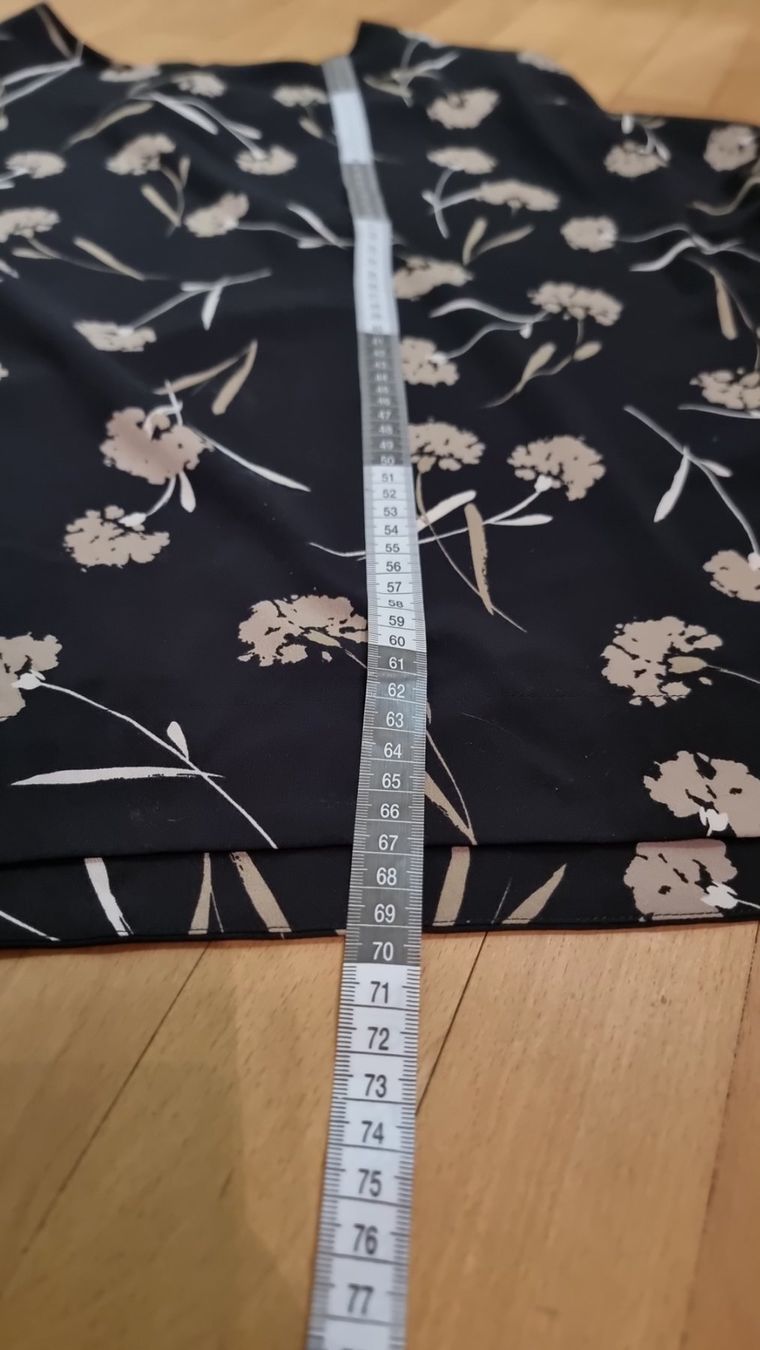Camicette: Schicke Bluse Gr. 40/L schwarz beige Blumenmuster – Usato da Wald ZH venduto da CapLux 7
