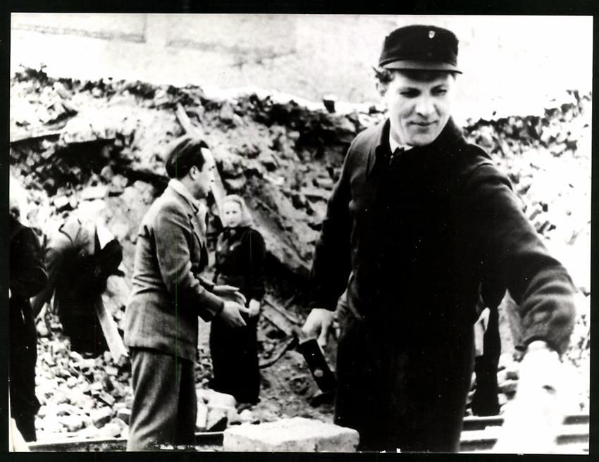 Fotografie & Manifesti: Fotografie DDR Staatschef Erich Honecker – Usato da Berlin venduto da bartko-reher