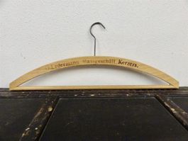 Kleiderbügel O. LEDERMANN KERZERS
