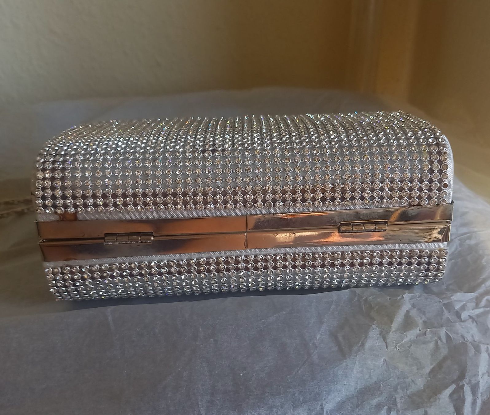 Borse da donna: Pochette Strass Argentée avec chaîne – Nuovo (secondo la descrizione) da LE GRAND-SACONNEX venduto da nathyvan1974 1