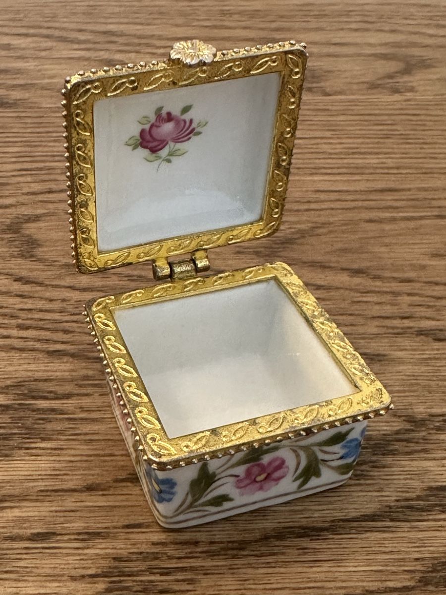 Altro in Decorazioni & Accessori: Kleine Keramikdose für Schuck oder Pillen handbemalt – Usato da Zürich venduto da yvonne.knoblauch 1