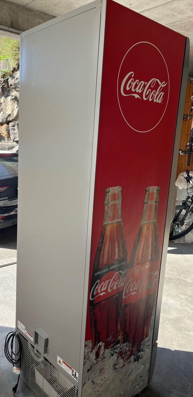 Coca-Cola Frigoriferi: Getränkekühlschrank (Neuwertig) – Usato da Grüsch venduto da Affenarsch 2