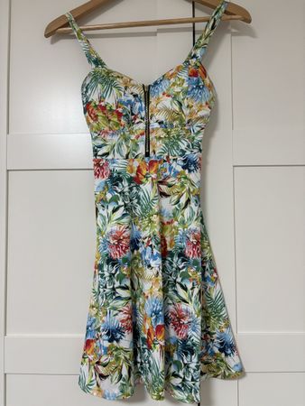 Sommerliches Blumenkleid, Grösse 34/XS