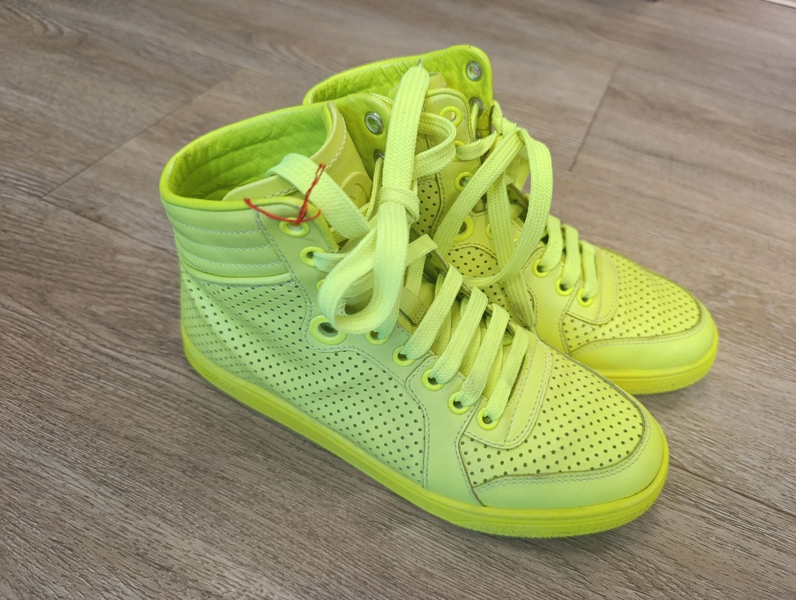 Gucci Scarpe da donna: Baskets Gucci Fluo – Usato da Haute-Nendaz venduto da jool.pitt 2