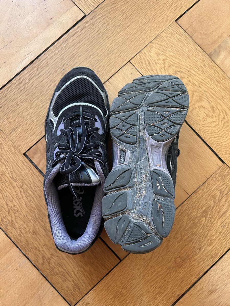 Asics Herrenschuhe: Asics SportStyle black/graphite grey – Gebraucht aus Bern von liv_w6c6 2