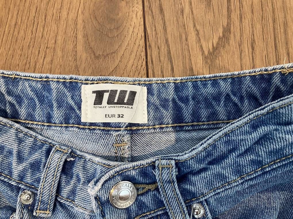 Pantaloni: Kurze Hosen Grösse 32 – Usato da Bellach venduto da lia_26tj 1