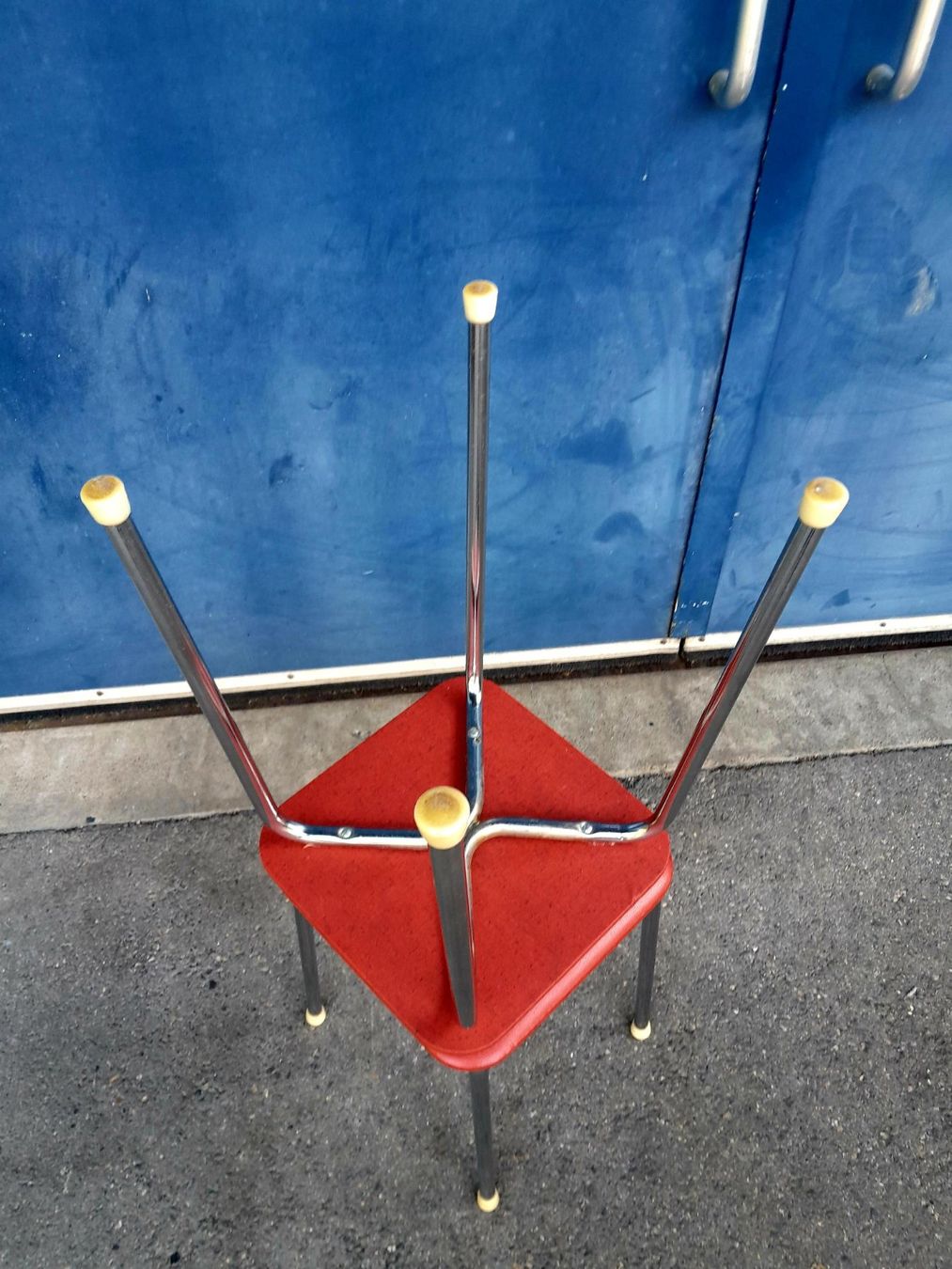 Hocker: 2 Vintage Küchenschemmel / Hocker / Stühle / Stuhl – Gebraucht aus Männedorf von Bel-view 4