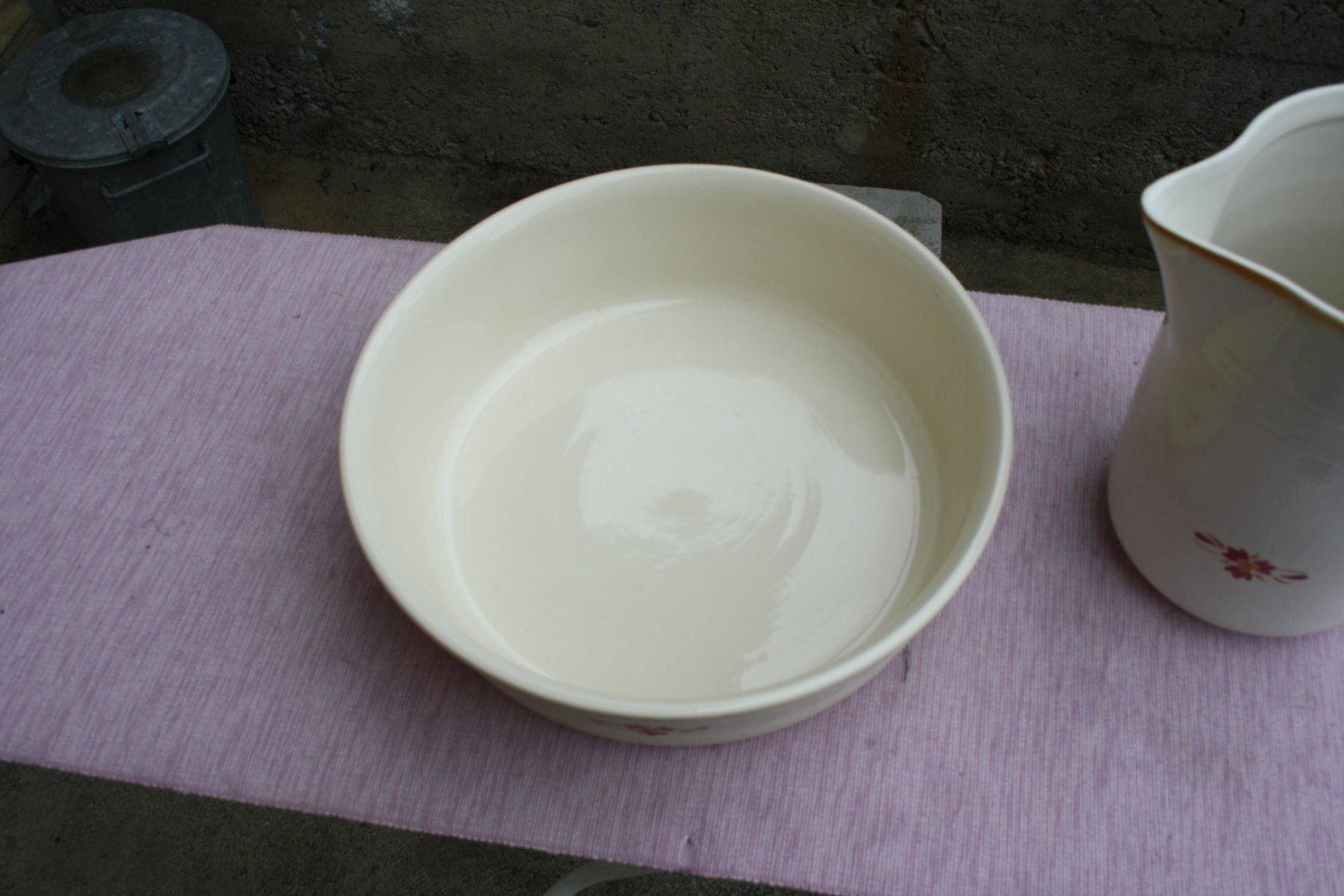 Ciotole: WASCHSSCHALE UND  KRUG – Usato da Wauwil venduto da Pneuedy 2