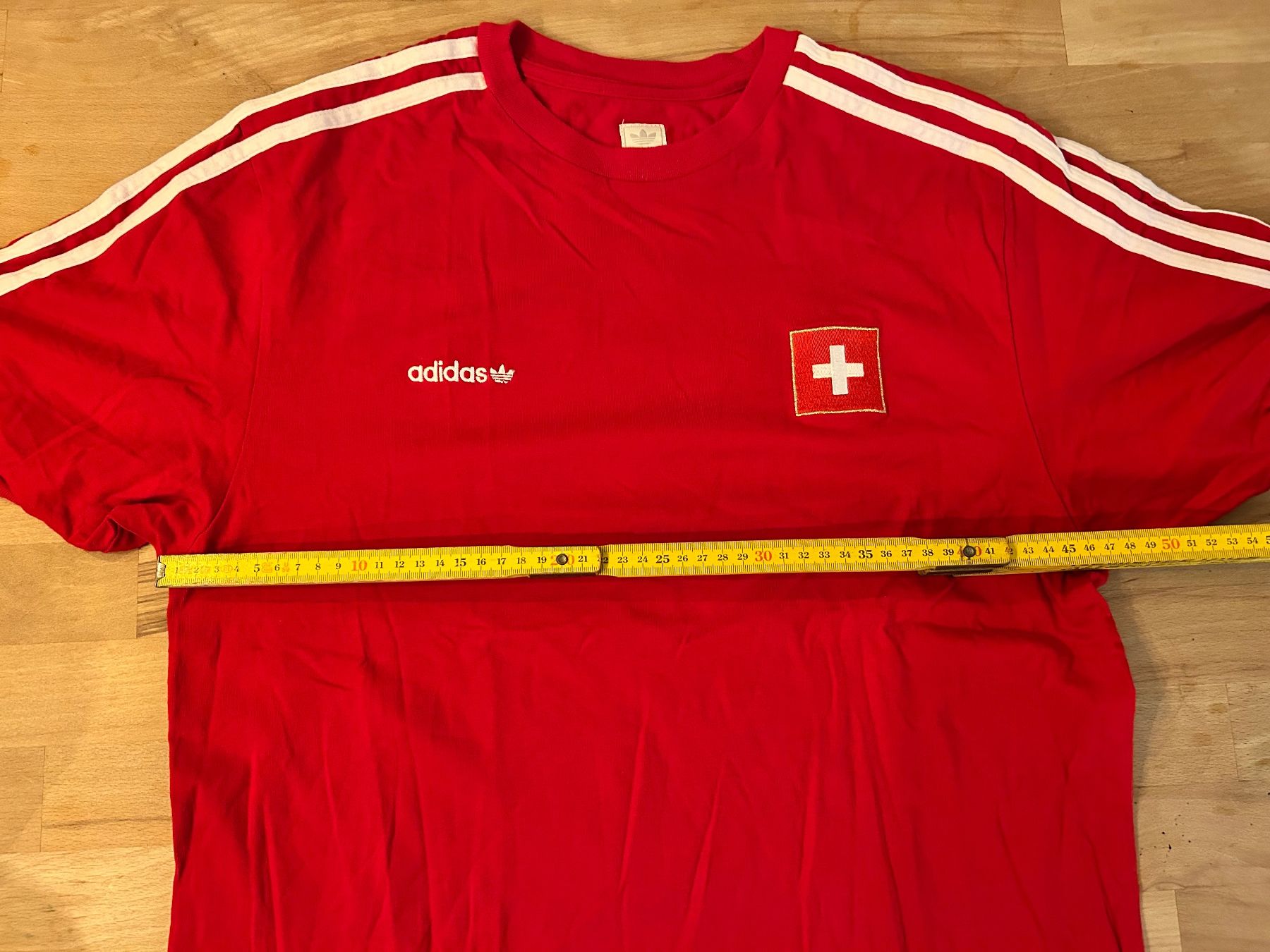 Adidas Canottiere & Pantaloni: Adidas Schweiz Retro T-Shirt – Usato da Flawil venduto da bridge28 2
