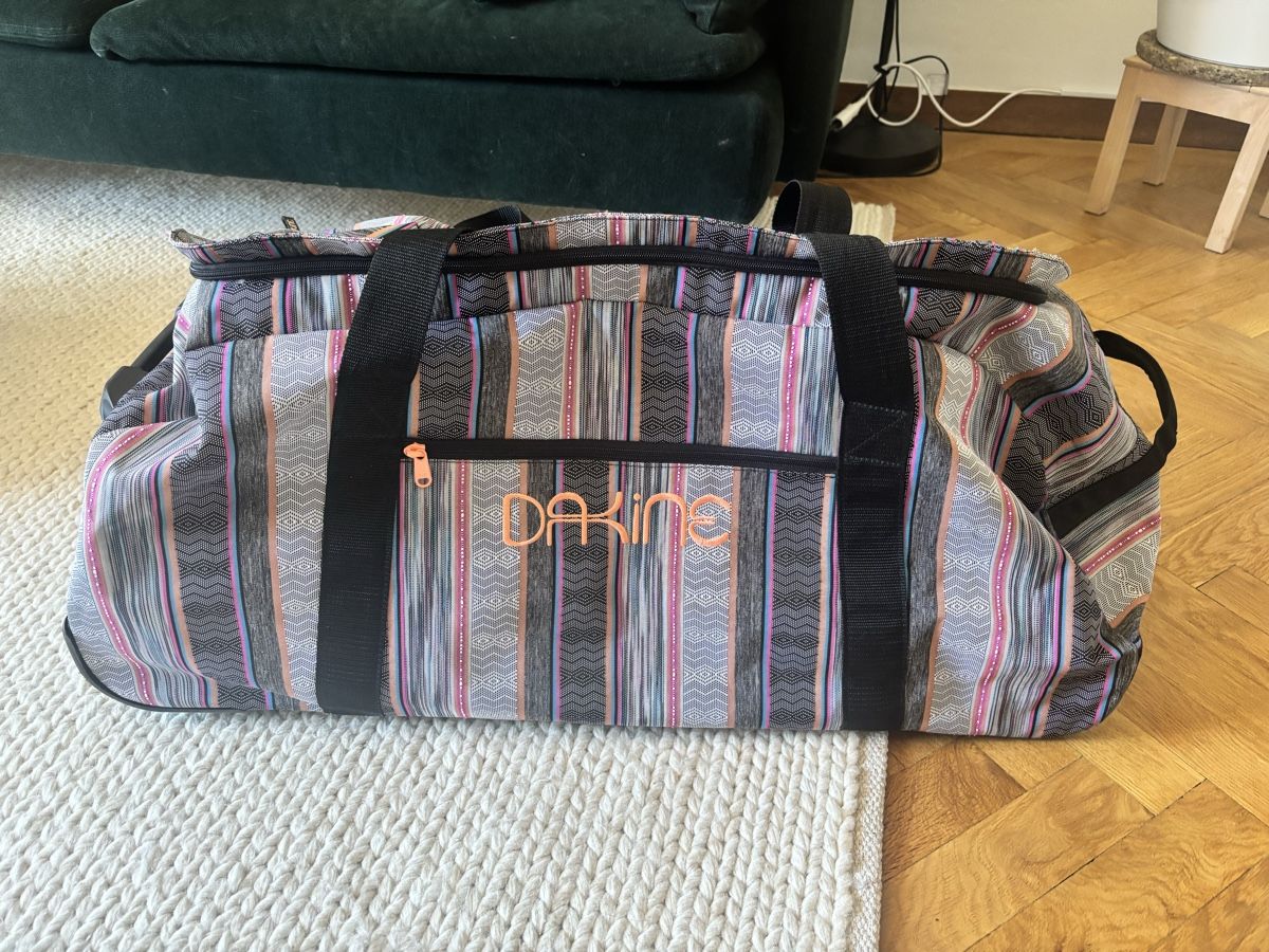 Dakine Valigie: Dakine Rolltasche / Koffer – Usato da Solothurn venduto da Dudu92