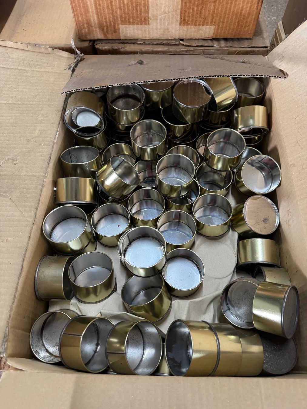 Materiale di riempimento: 644 Posten Stülpdeckeldocen aus Liquidation – Usato da Derendingen venduto da Meisterstuecke 1