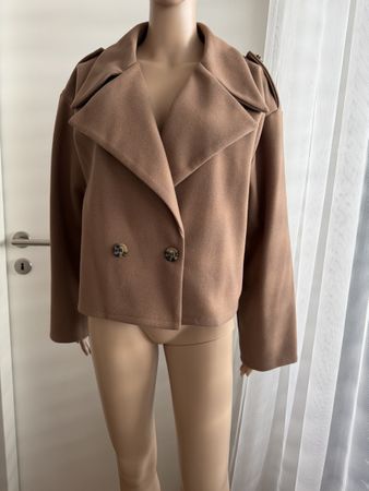 Trendige Kurzjacke in Camel, Grösse L-XL