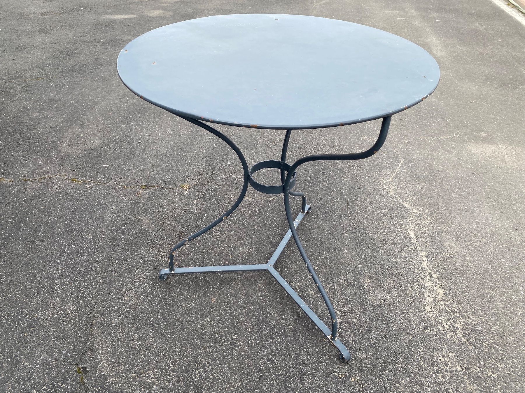 Tischset: Alter Bistrotisch mit 4 Stühlen, Balkon Set, Klappbar – Gebraucht aus Ballwil von ClassicGallery 8