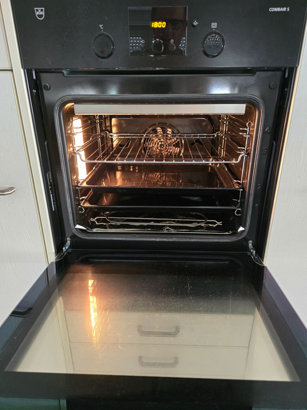 V-Zug Forni: V Zug Backofen Combair S,55cm – Usato da Rütihof venduto da Mr.Volt 1