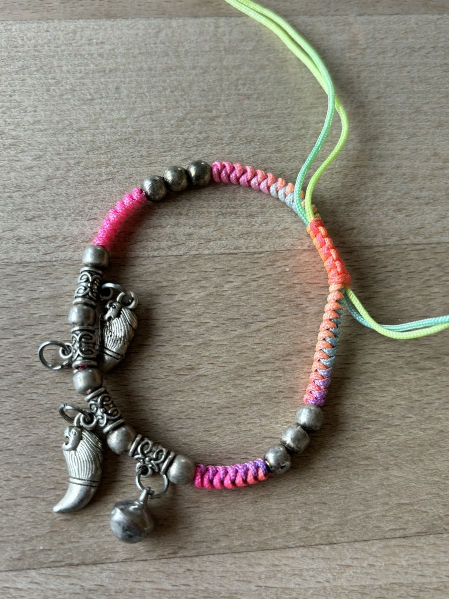 Bracciali & Braccialetti: Regenbogen Armband mit silbernen Anhänger – Usato da Nürensdorf venduto da ali_qyh6 3