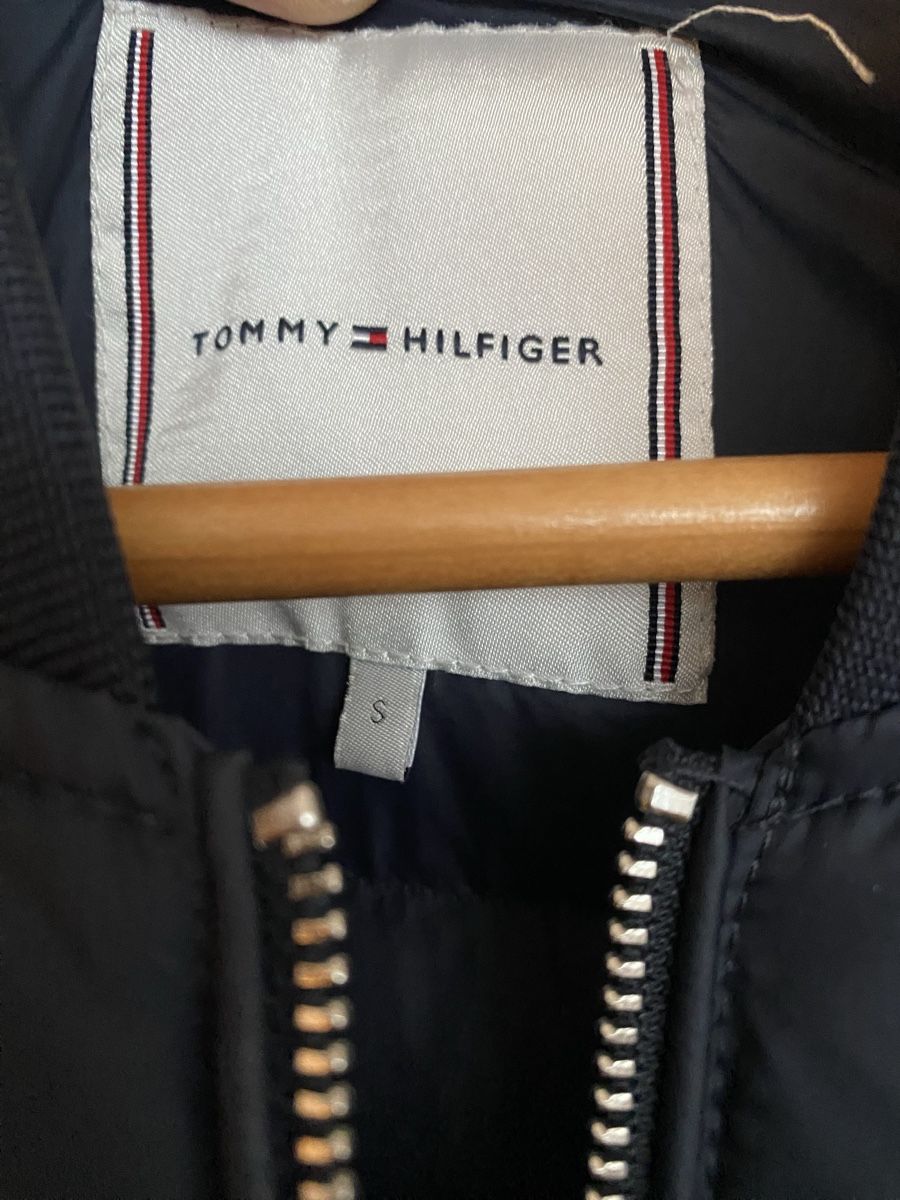 Tommy Hilfiger Jacken: TOMMY HILFIGER JACKE – Gebraucht aus Ennetbaden von kloter6 1