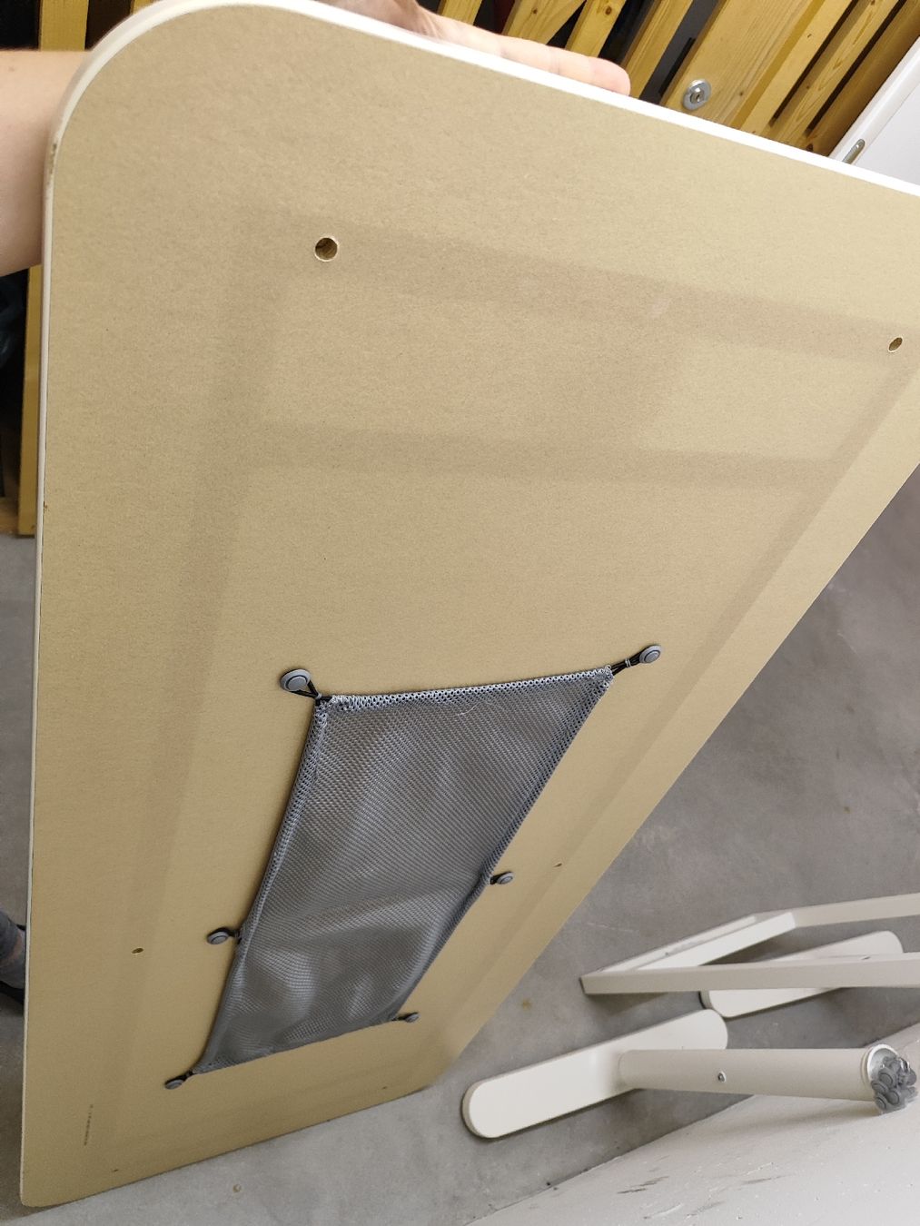 Scrivanie: Ikea Tisch Bekant 140x60cm – Usato da Illnau venduto da iwo_jyy5 3