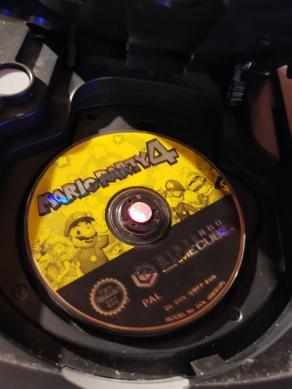 Nintendo Console: NINTENDO GAMECUBE MIT SPIEL – Usato da Altnau venduto da playboy 3