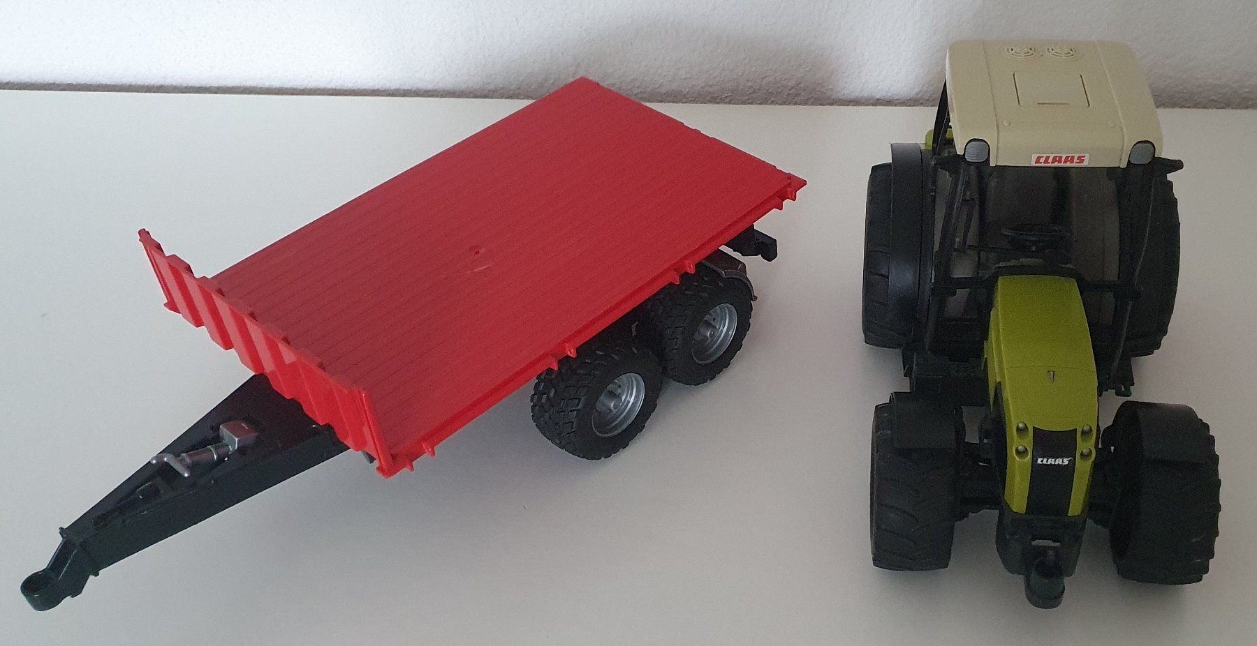 Bruder Giocattoli: Original Bruder Traktor mit Anhänger – Usato da Seewen SO venduto da dan_5xh2 2